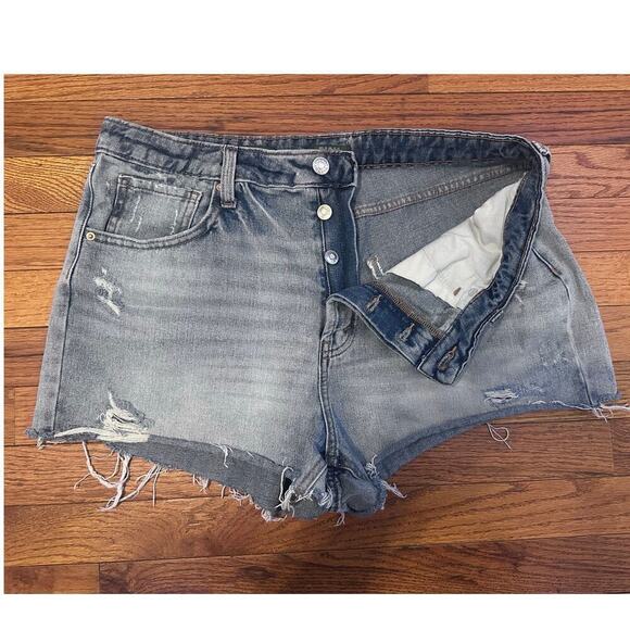Wild Fable denim shorts Button up Size 12 Distressed Mom Cut off shorts - Picture 7 of 8